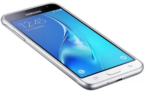 Samsung Galaxy J3 (2016) SM-J320F 8Gb белый