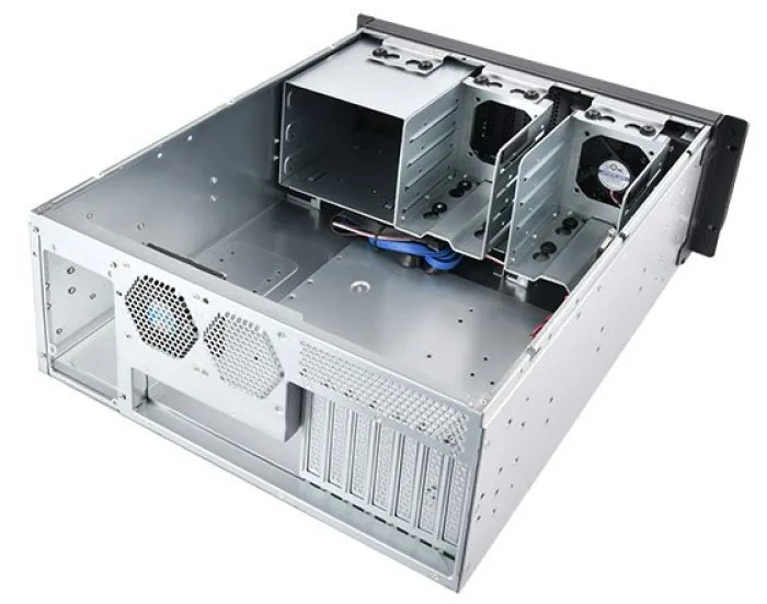 фото SilverStone SST-RM400