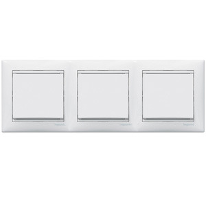 

Рамка Legrand 774453 Valena CLASSIC - 3 поста, горизонтальный монтаж, белая, 774453