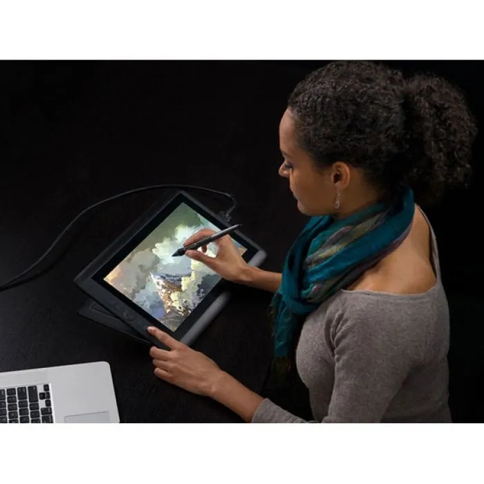 фото Wacom Cintiq 13HD Interactive Pen Display DTK-1300-4