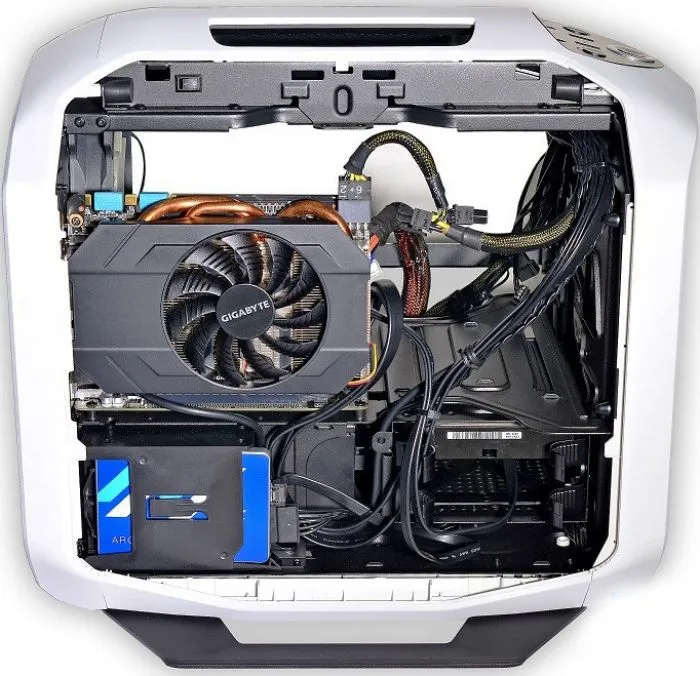 фото Corsair Graphite Series 380T