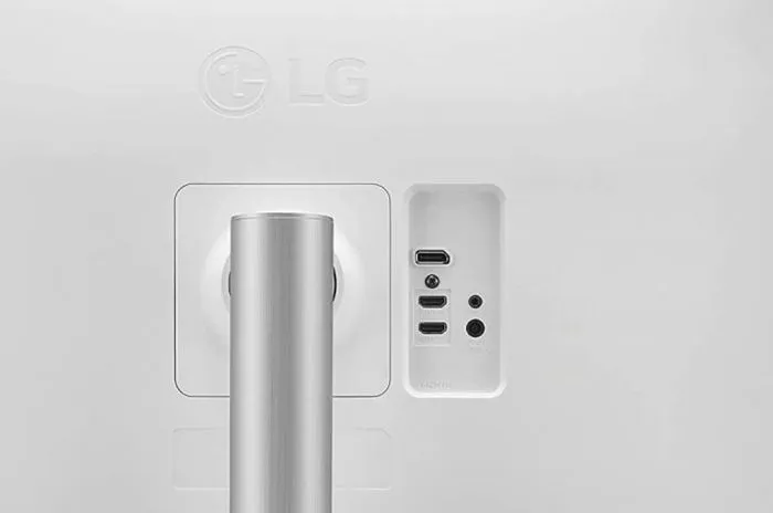 LG 27UP650-W