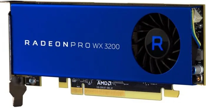 фото AMD Radeon Pro WX 3200