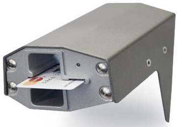 Считыватель PERCo PERCo-RMC01 банковских карт ( ISO7816 и/или с магнитной полосой) в металлическом вандалозащищенном корпусе.